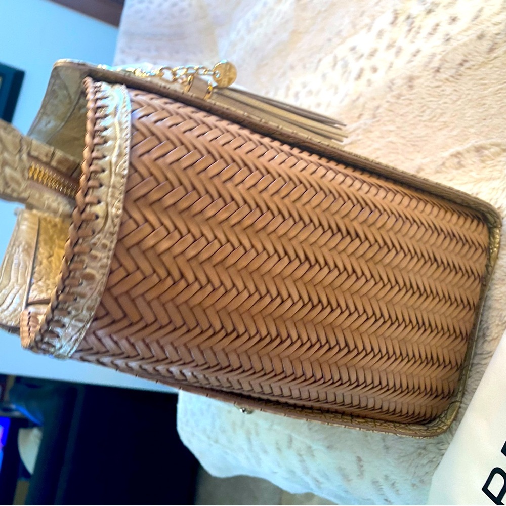 Handbag - Picture 3 of 5